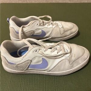 Nike SB Women’s Sneakers Size 10 White & Lavender Low Top